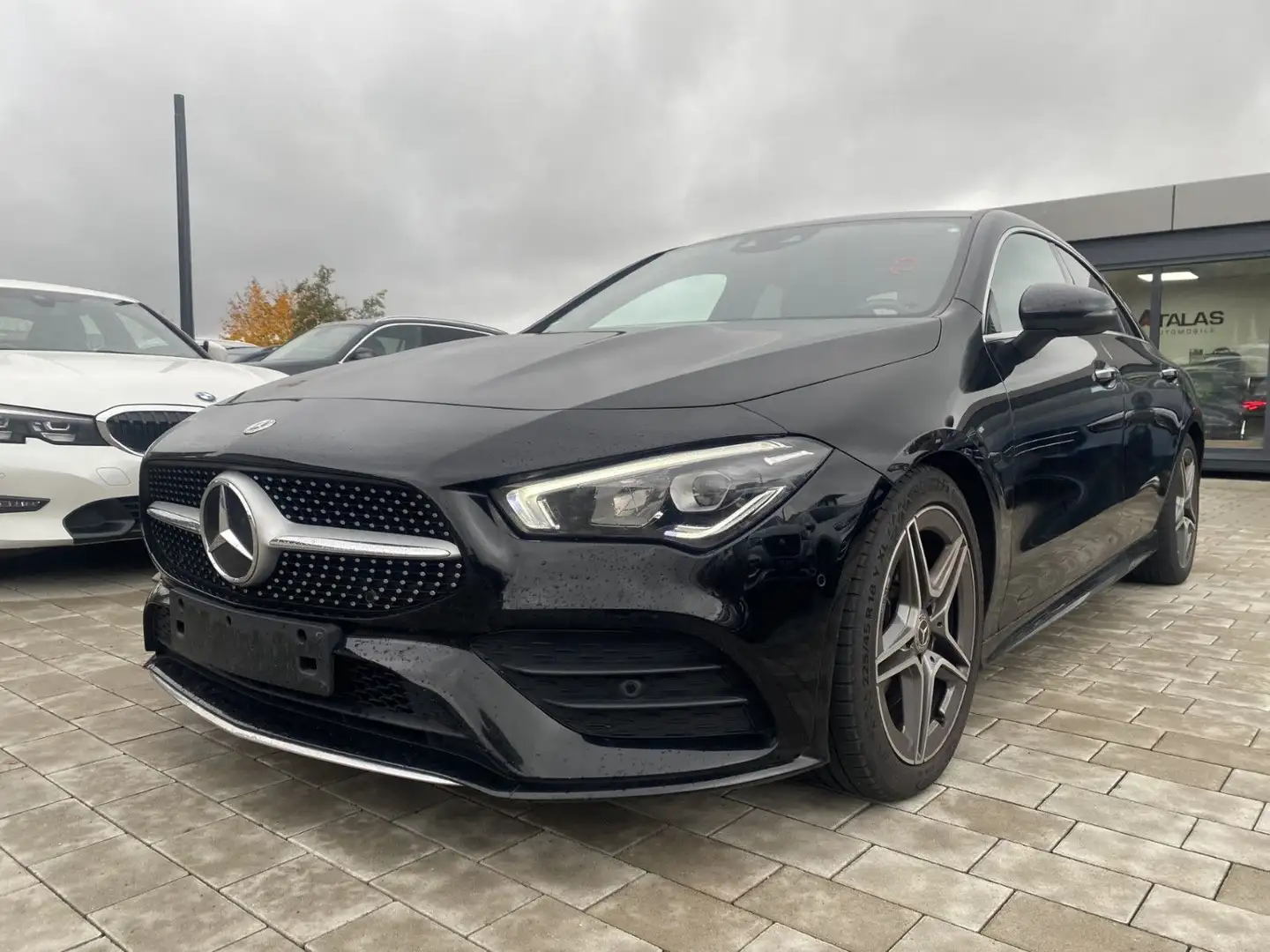 Mercedes-Benz CLA 220 d AMG LINE Schwarz - 1
