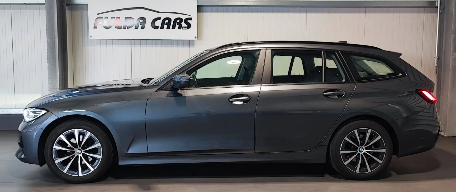 BMW 318 d T LED NAVI SHZ TP SOUND MFL-LEDER CAM 17 Grau - 2
