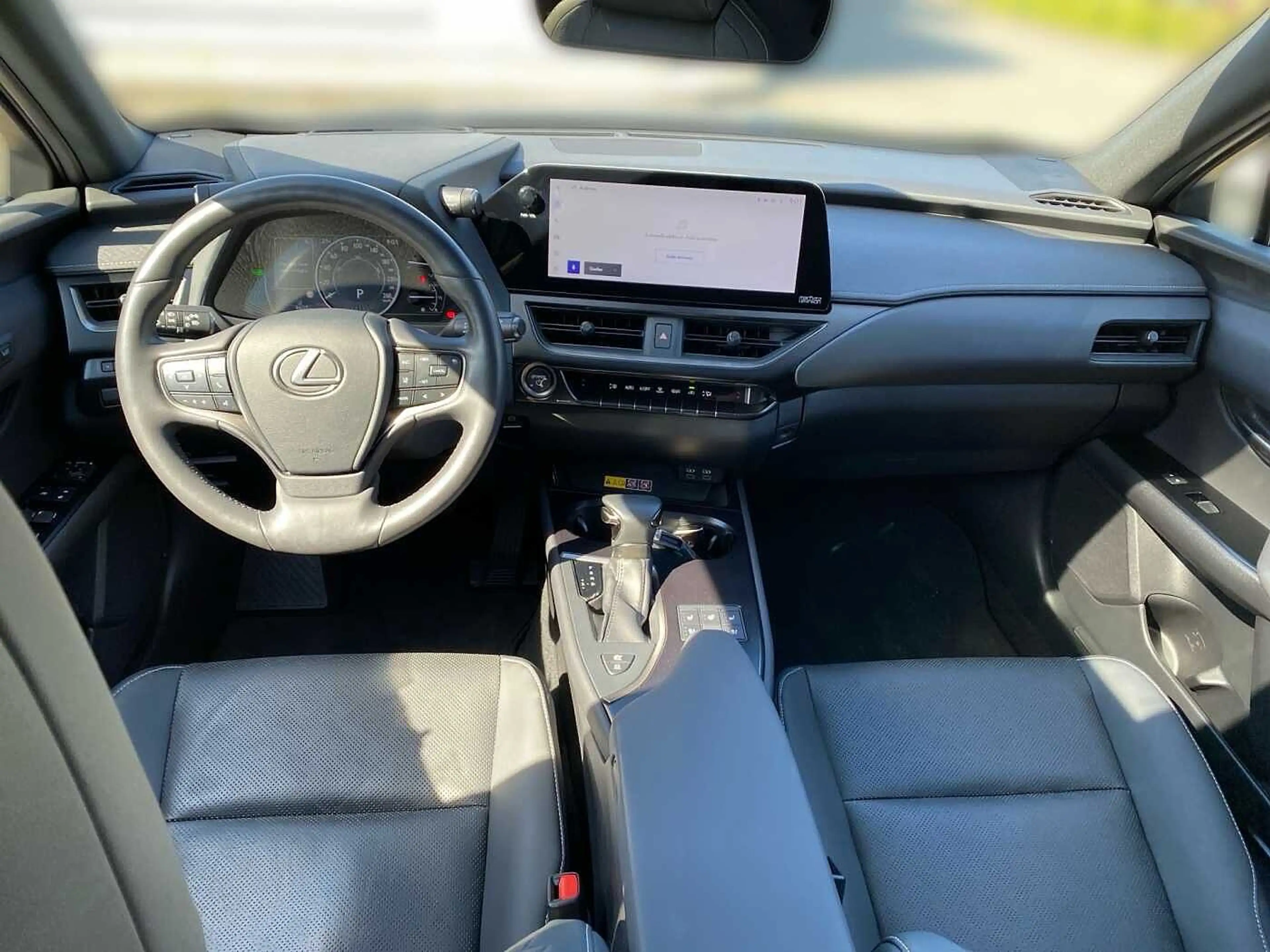 Lexus UX 250h Luxury Line KAMERA SHZ — photo 8