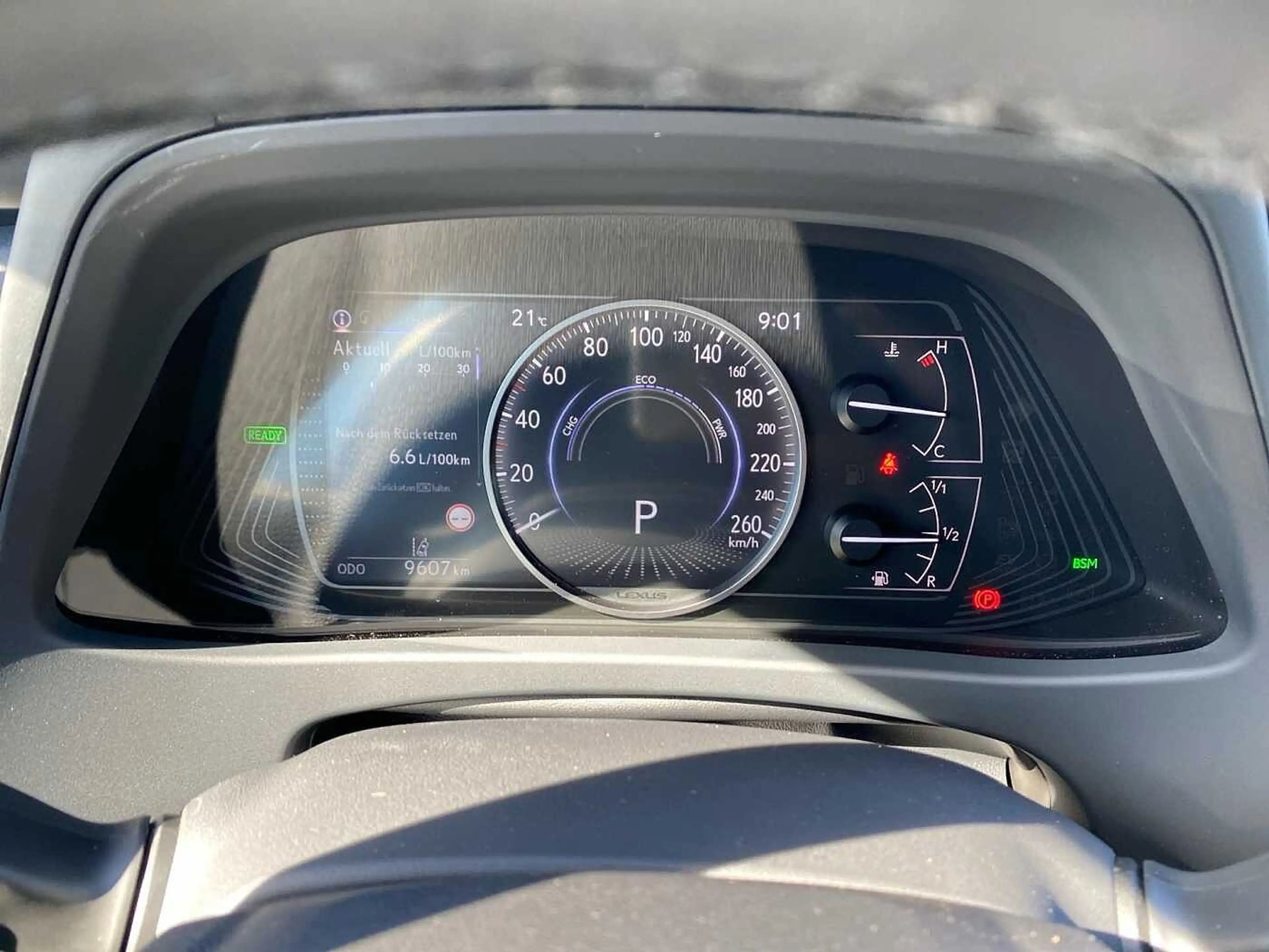 Lexus UX 250h Luxury Line KAMERA SHZ — photo 11