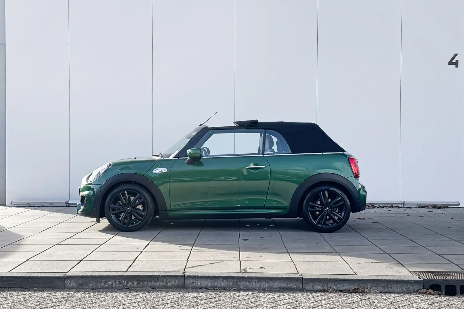 MINI Cooper Cabrio 2.0 Cooper S Hammersmith / JCW Pack / Harman Kardo Groen - 2