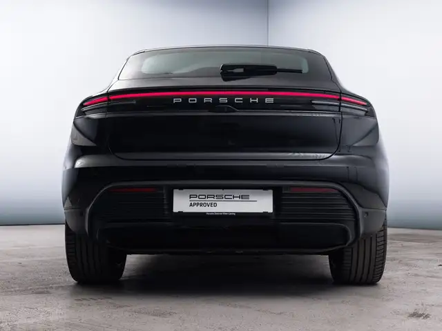 Porsche Macan view 13