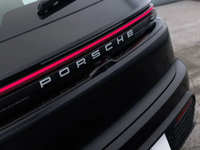 Porsche Macan view 8