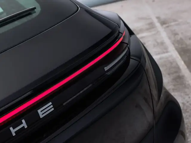Porsche Macan view 9