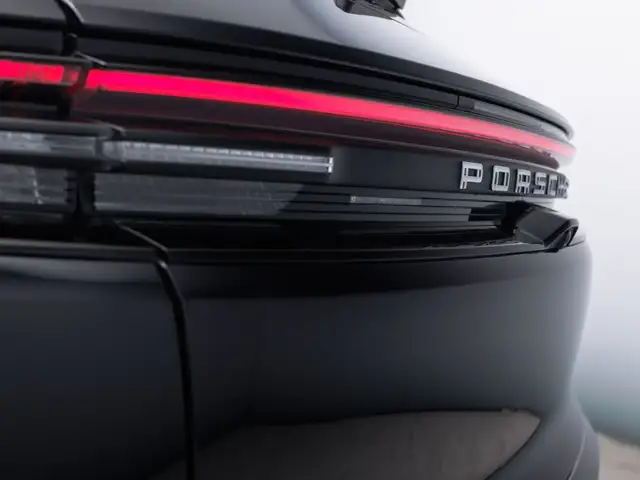 Porsche Macan view 6
