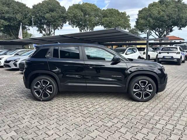 Jeep Avenger view 4