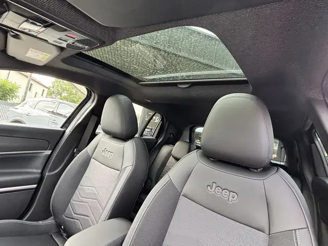Jeep Avenger view 11