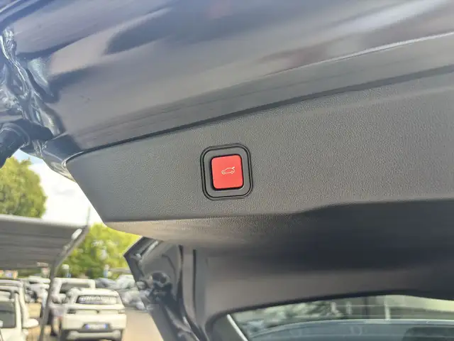 Jeep Avenger view 8