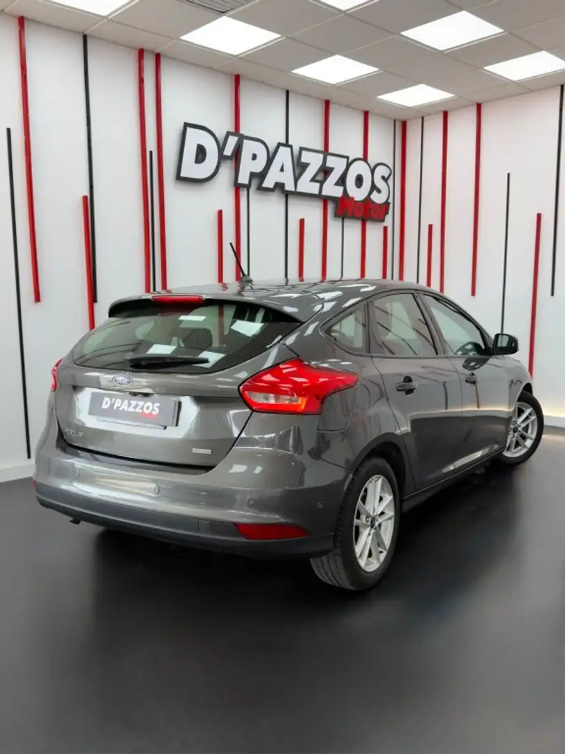 Ford Focus 1.0 Ecoboost Black&Red Edition 125 Gris - 2