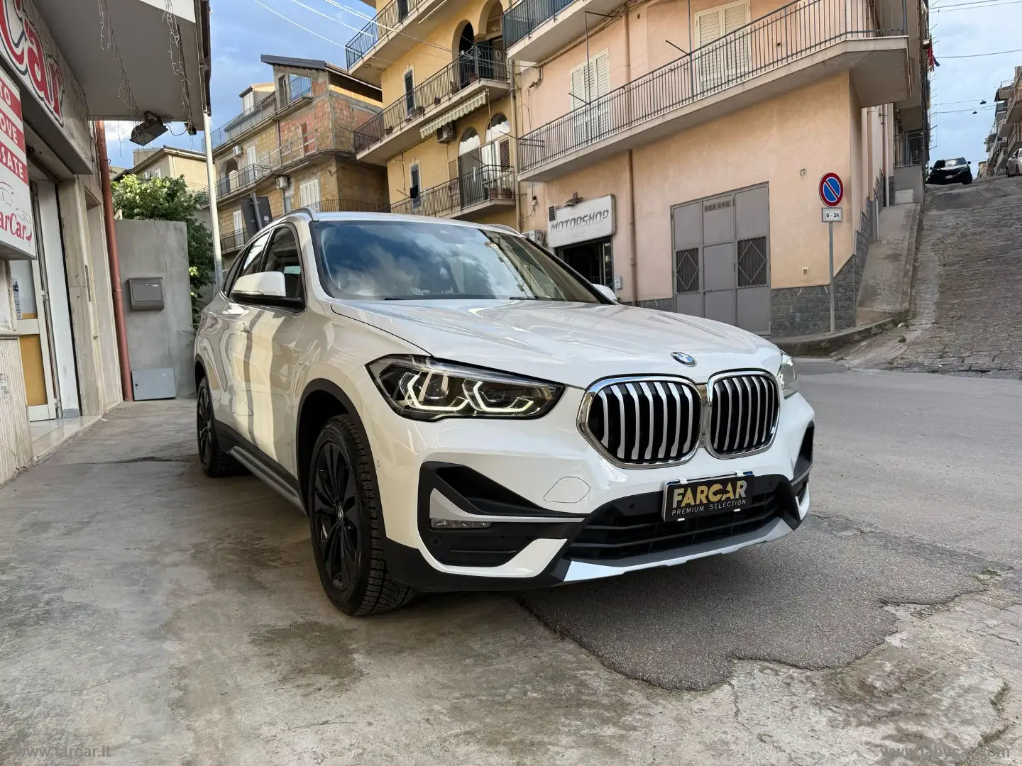 BMW X1 xDrive18d xLine Plus Blanc - 2