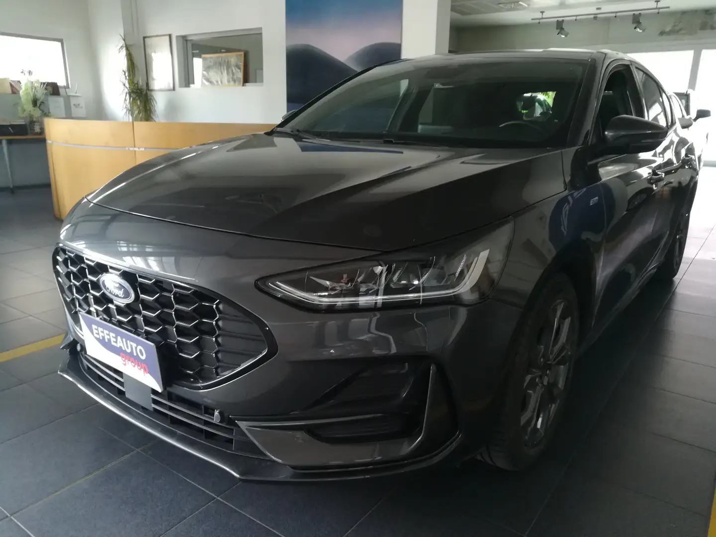 Ford Focus 1.0t ecoboost hybrid ST-Line Design 125cv Grijs - 1