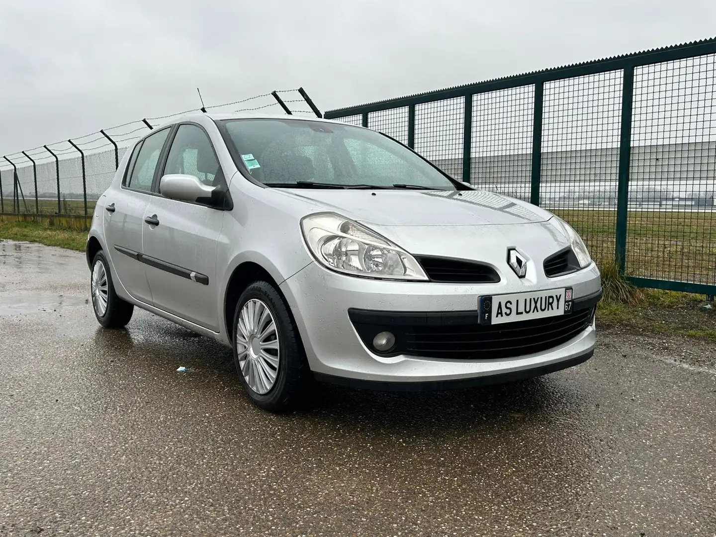 Renault Clio Clio 1.4 16V 100 Luxe Privilège Argent - 1