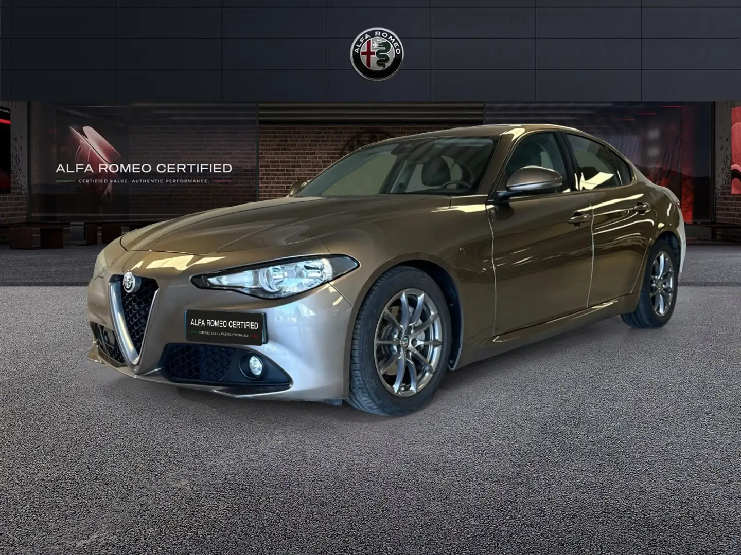 Alfa Romeo Giulia 2.2 Turbo MT6 150 CV Super Grigio - 1