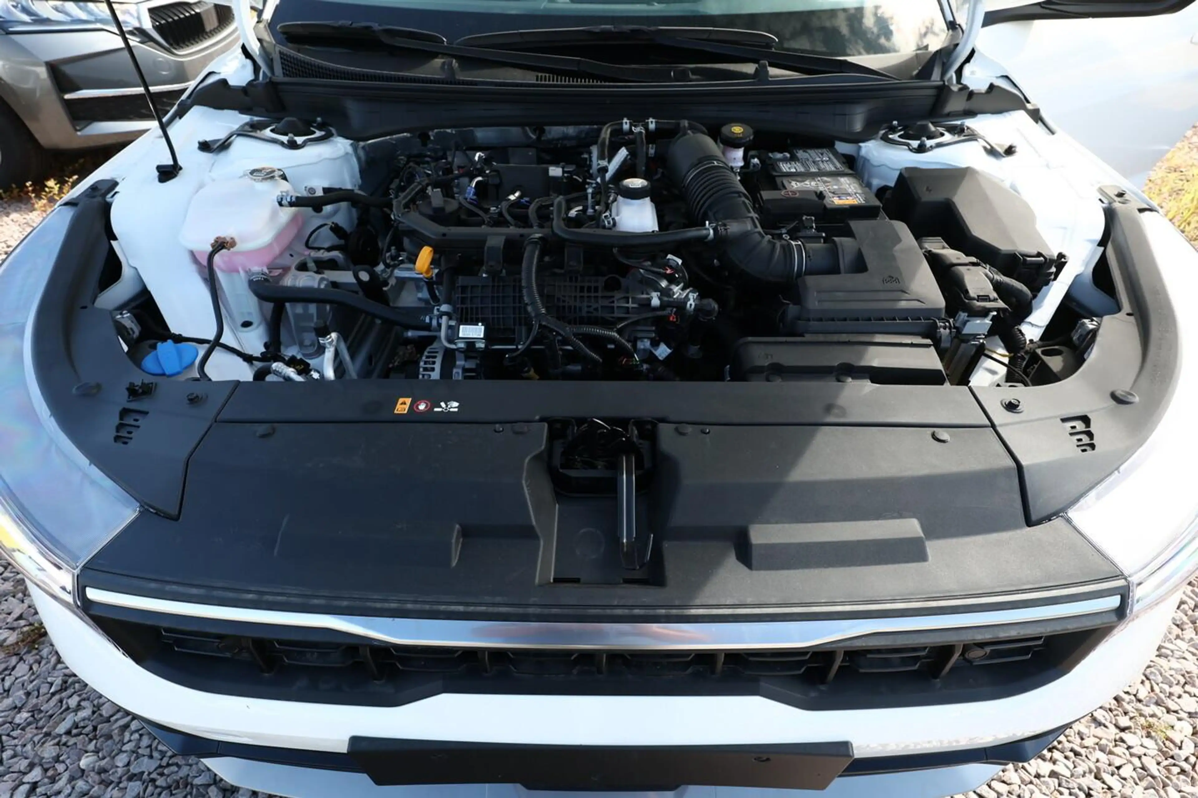 Kia K4 MT SHZ ACC Nav LED Kam Keyl 2xPDC LM16 CarPl 85... — photo 12