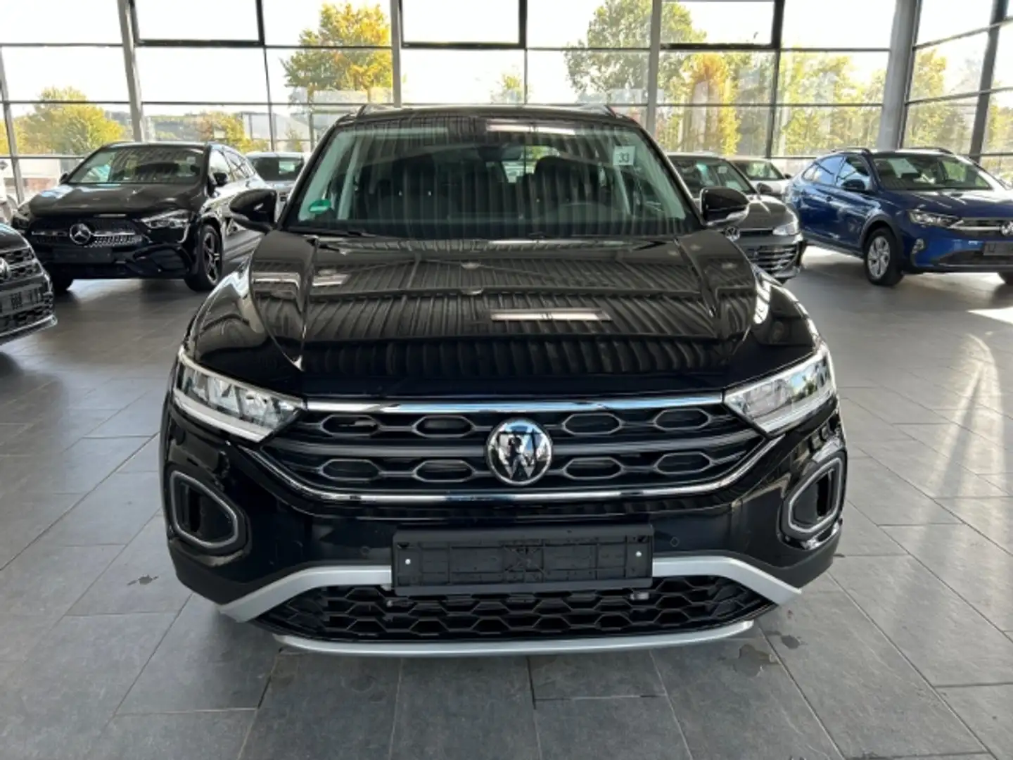 Volkswagen T-Roc Prime 1.5 TSI Navi AHK Keyless LED Kamera ACC Wint Schwarz - 2