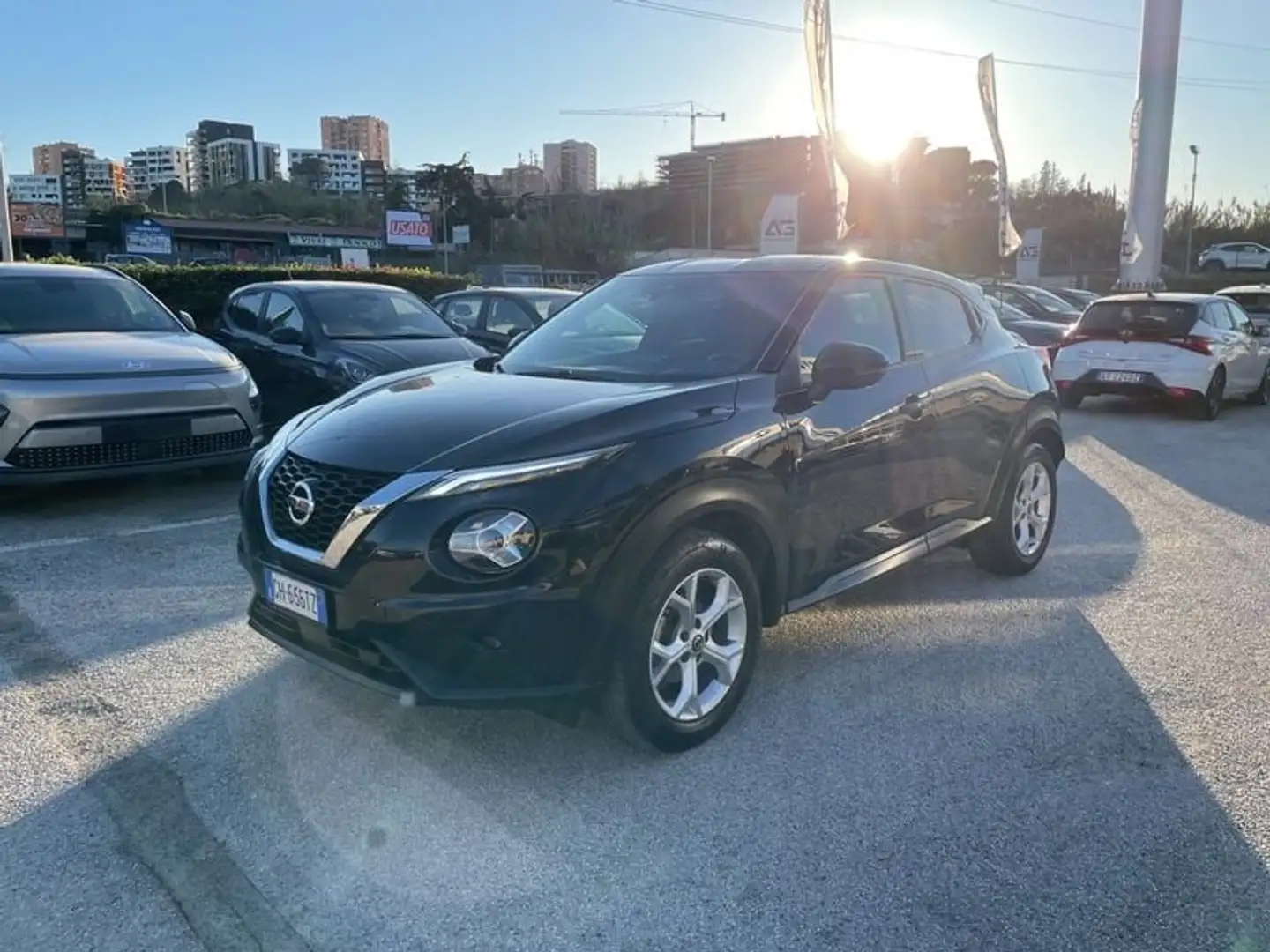 Nissan Juke 1.0 DIG-T 114 CV N-Connecta Nero - 1