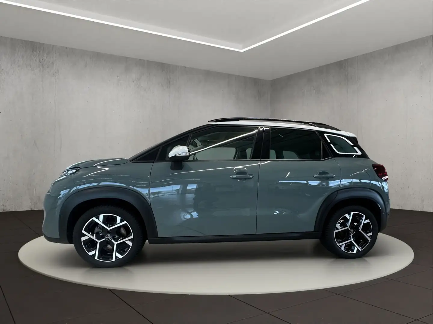 Citroen C3 Aircross 1.2 PureTech 130 Shine Pack S&S Grün - 2