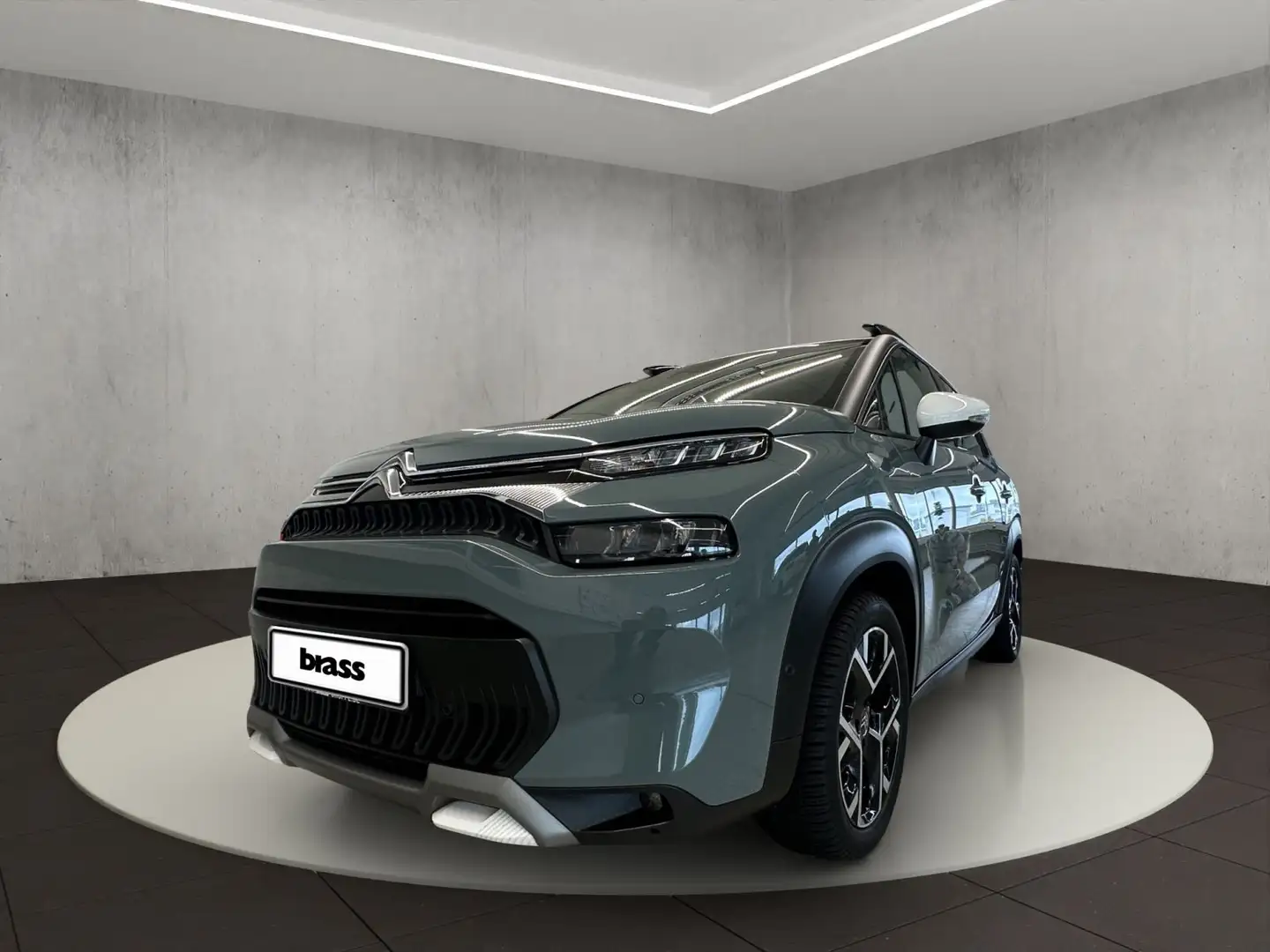 Citroen C3 Aircross 1.2 PureTech 130 Shine Pack S&S Grün - 1