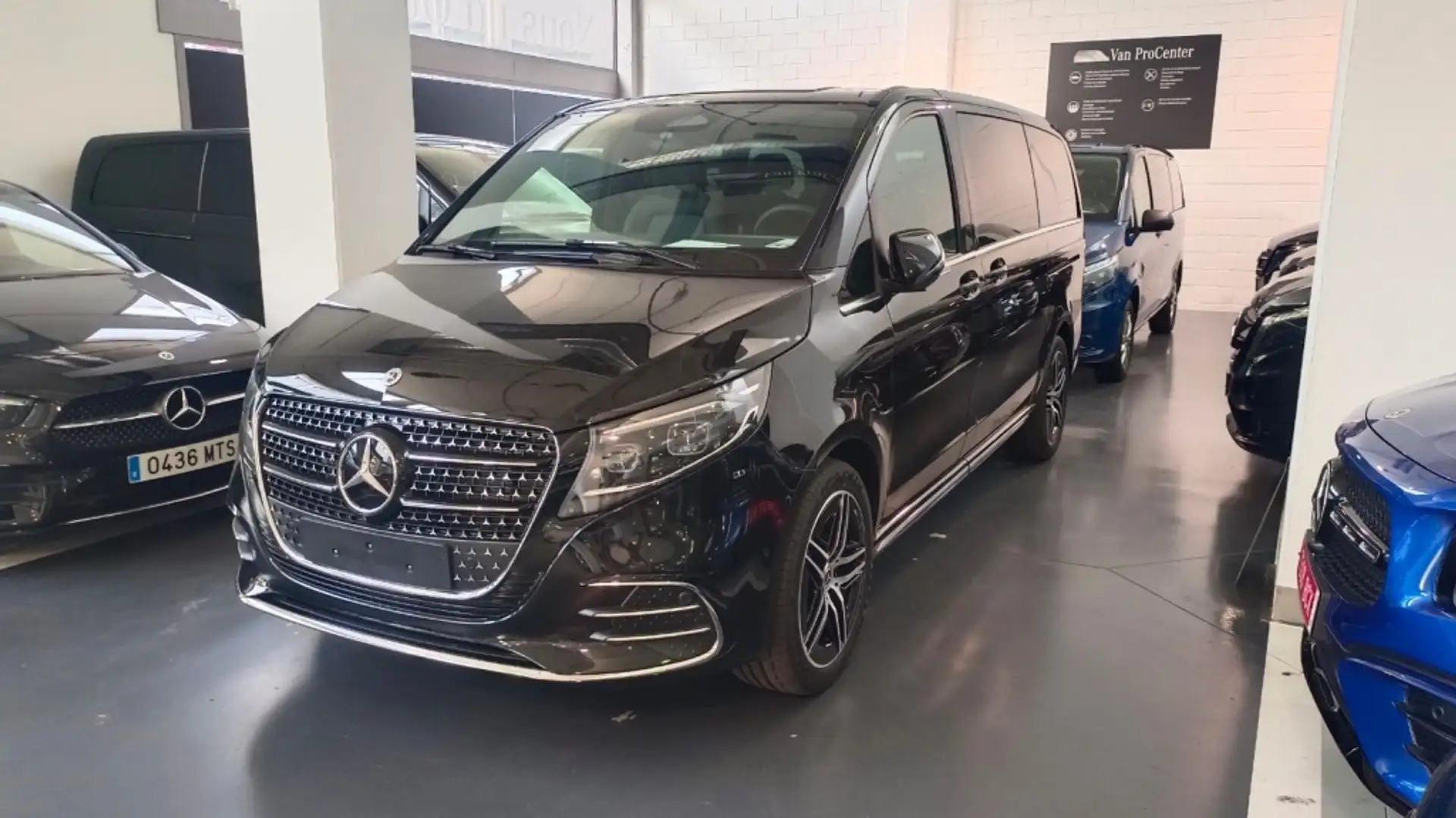 Mercedes-Benz V 300d Largo Avantgarde Schwarz - 2