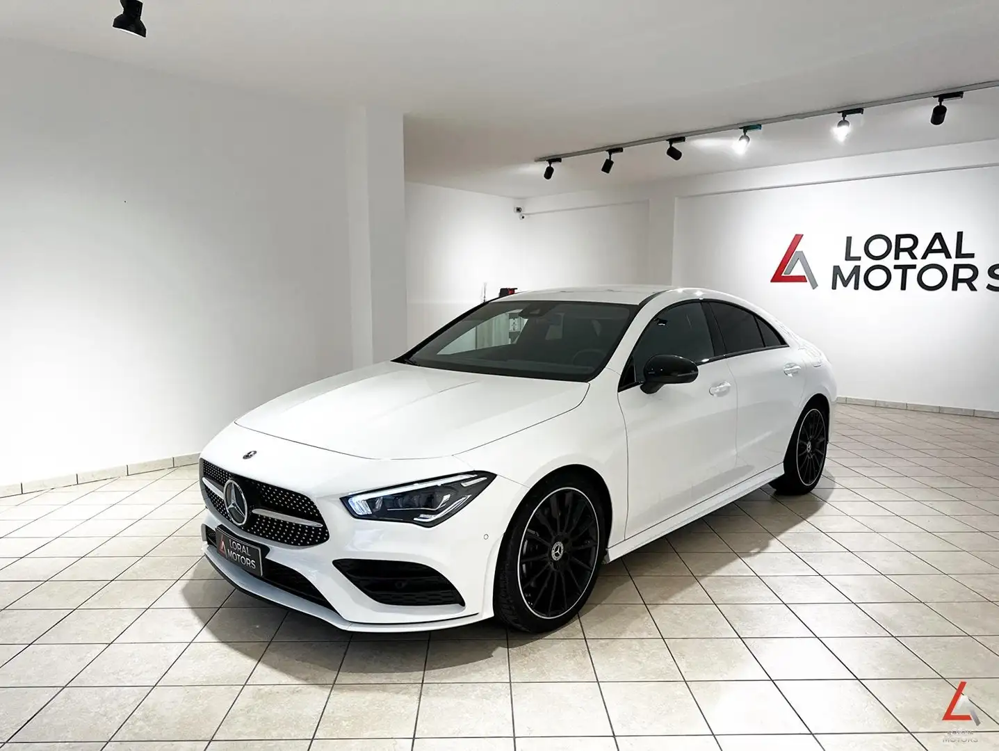 Mercedes-Benz CLA 200 CLA Coupe 200d Premium Amg Night Pack Wit - 1