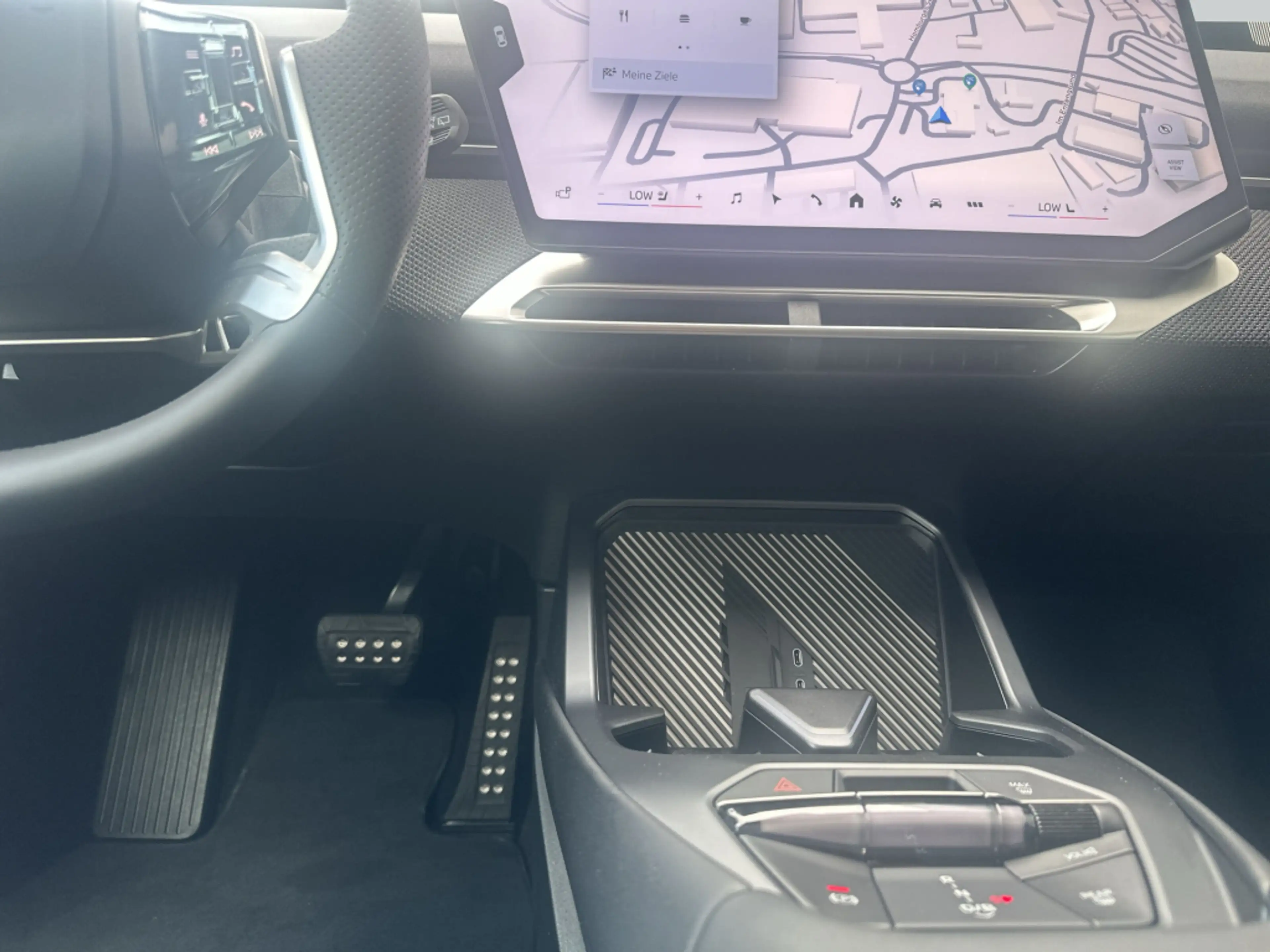 BMW iX3 50 xDrive LED* HiFi* Head-Up* Pano* — photo 15