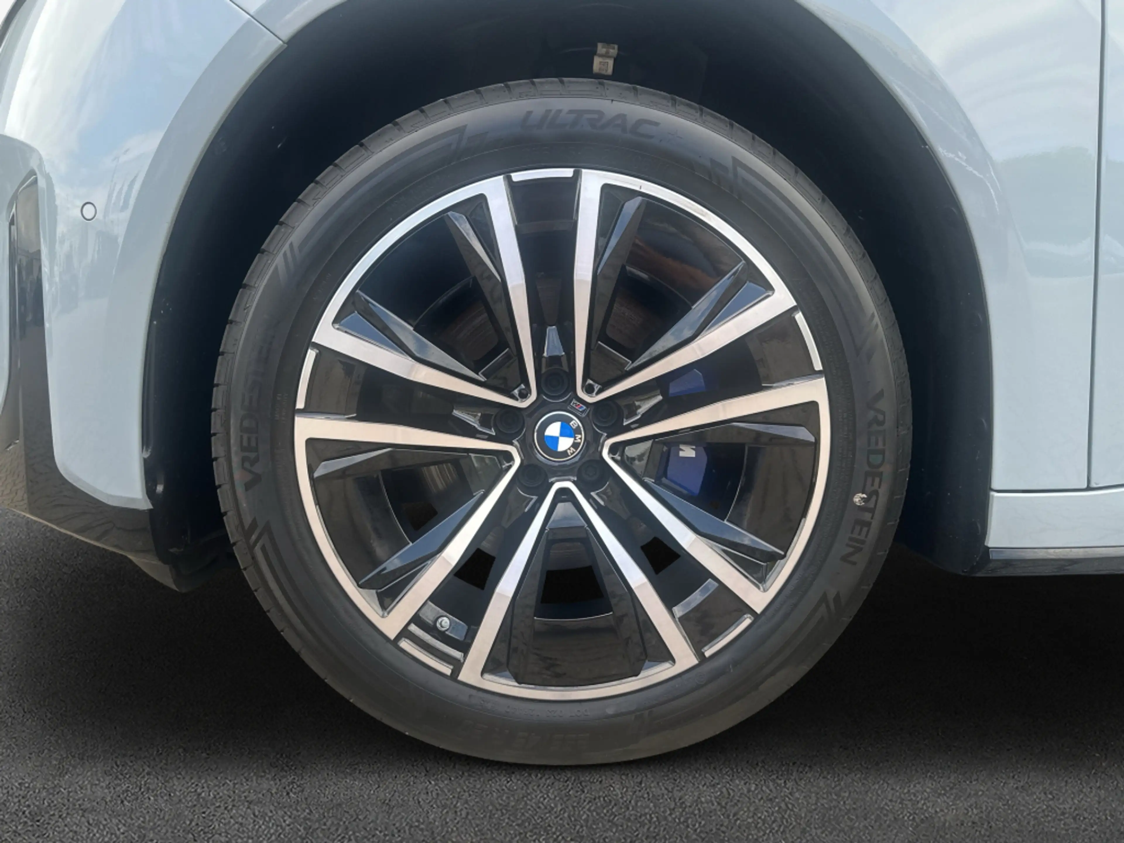 BMW iX3 50 xDrive LED* HiFi* Head-Up* Pano* — photo 8
