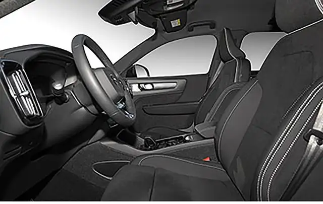 Volvo XC40 view 11