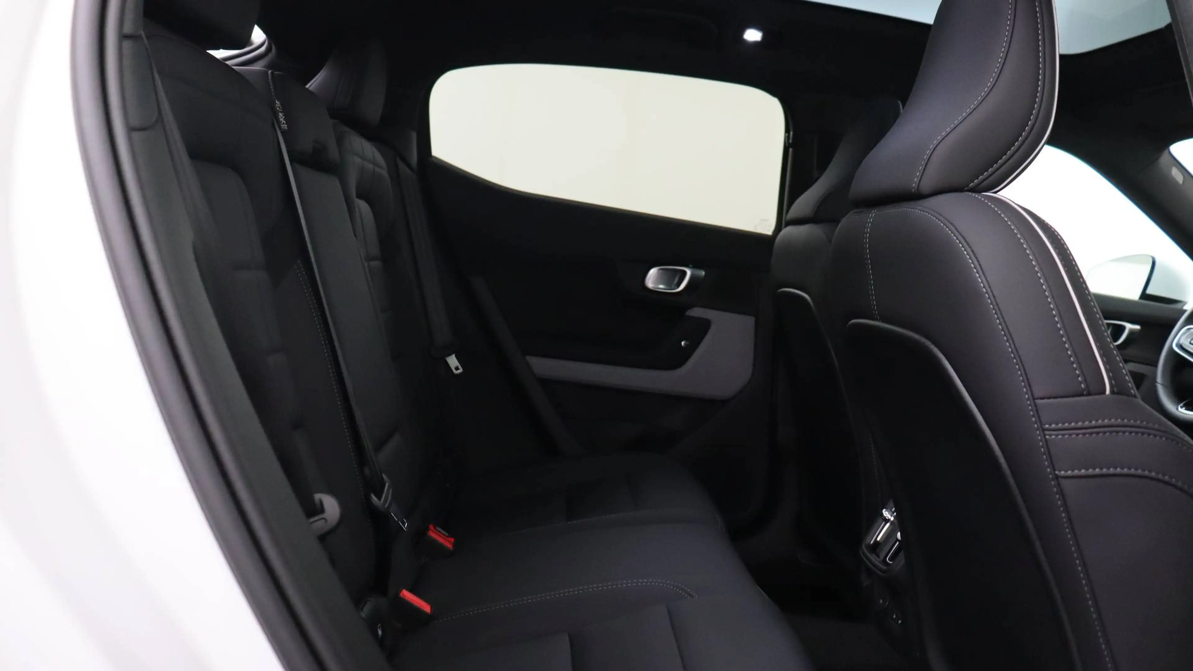 Polestar 2 82 kWh Long Range Single Motor MY26 Prime — photo 9