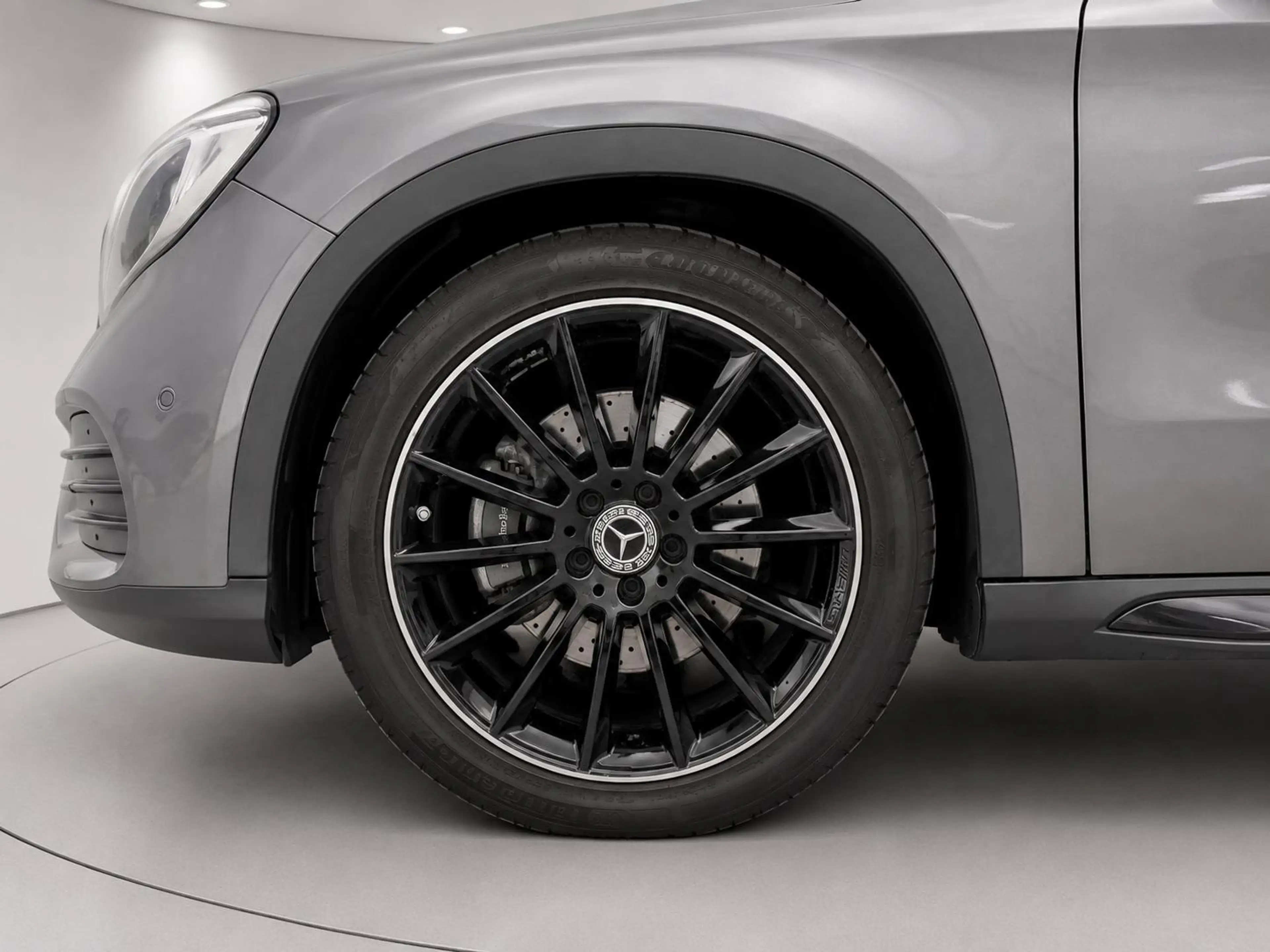 Mercedes-Benz GLA 250 4Matic Premium Plus Pano Harman Kardon Memory Nigh — photo 13