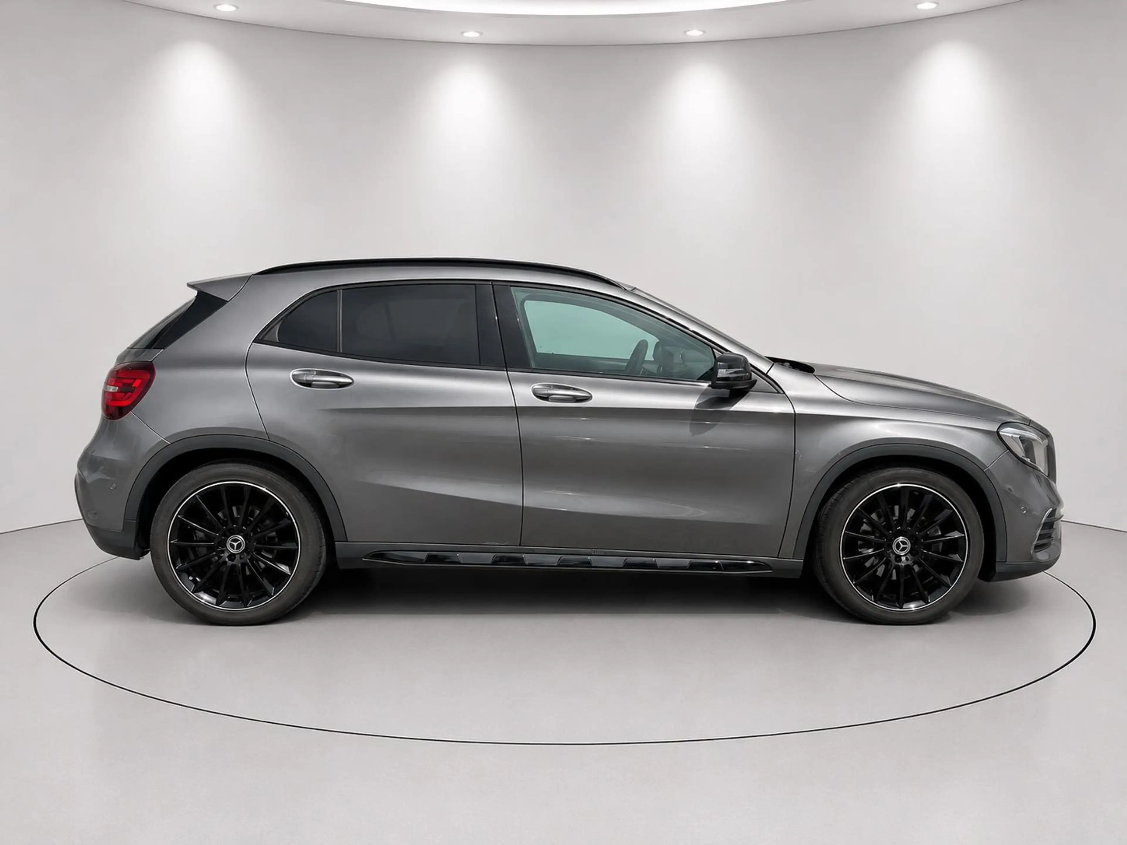 Mercedes-Benz GLA 250 4Matic Premium Plus Pano Harman Kardon Memory Nigh — photo 28