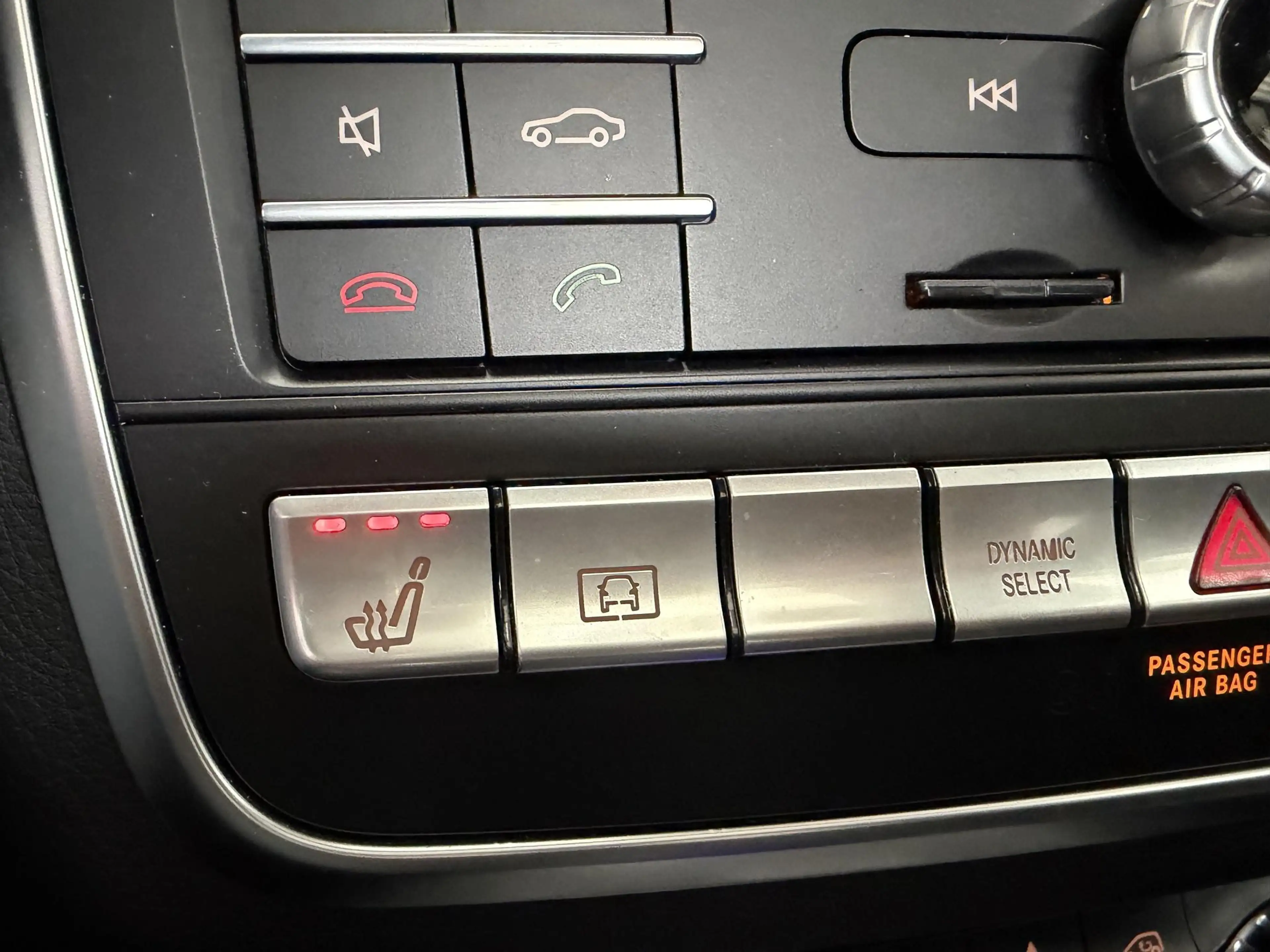 Mercedes-Benz GLA 250 4Matic Premium Plus Pano Harman Kardon Memory Nigh — photo 26