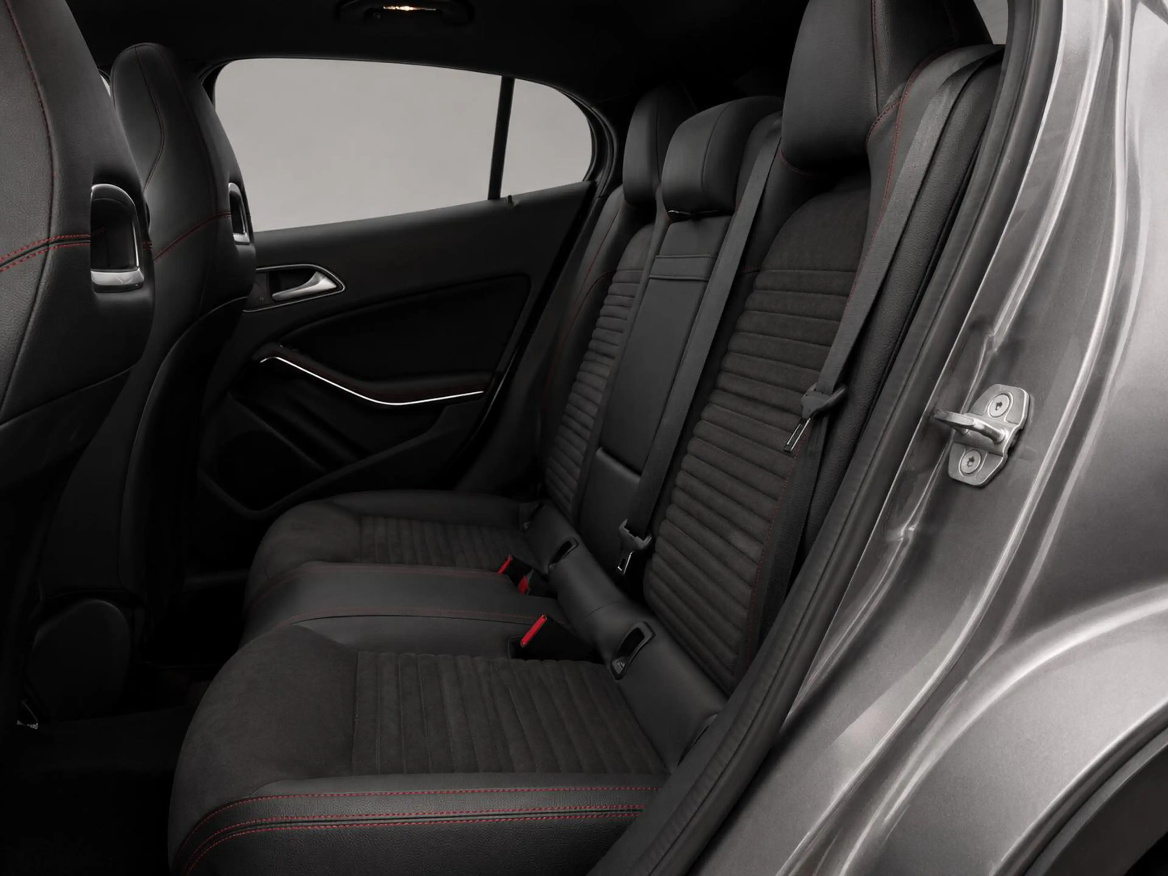 Mercedes-Benz GLA 250 4Matic Premium Plus Pano Harman Kardon Memory Nigh — photo 5