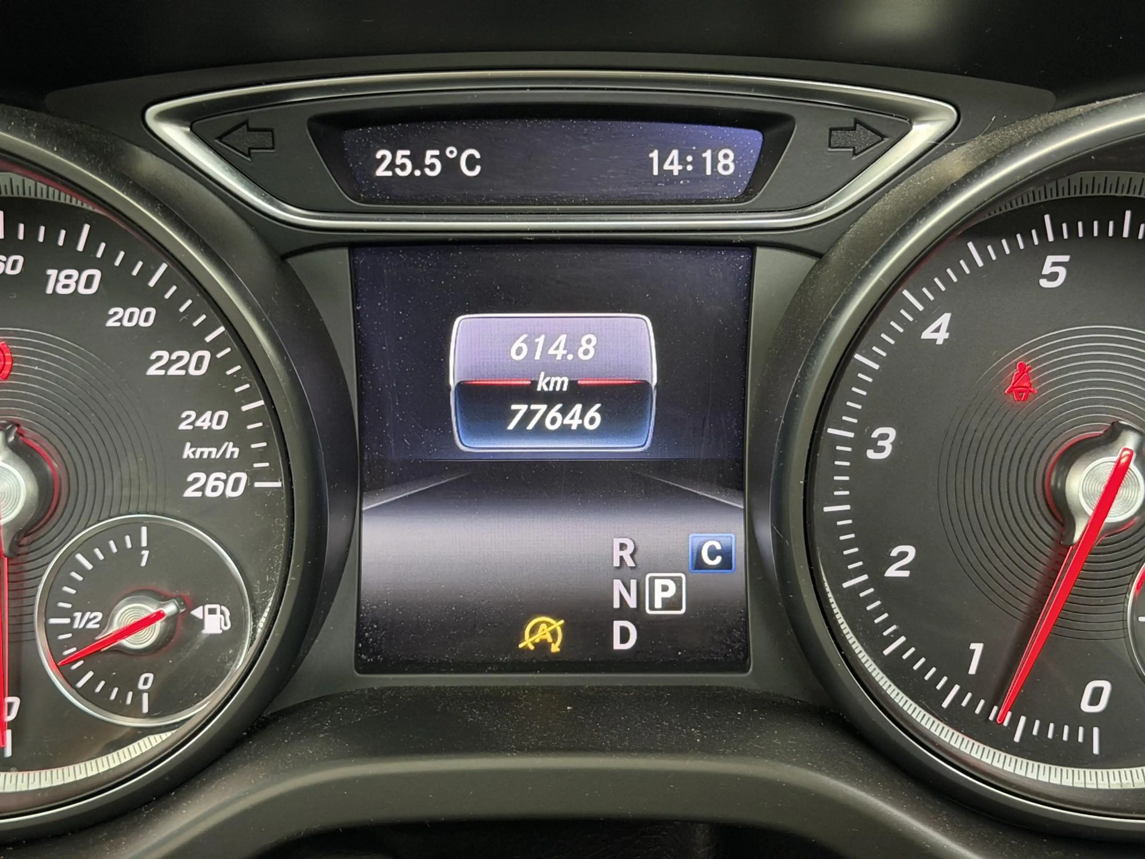 Mercedes-Benz GLA 250 4Matic Premium Plus Pano Harman Kardon Memory Nigh — photo 21