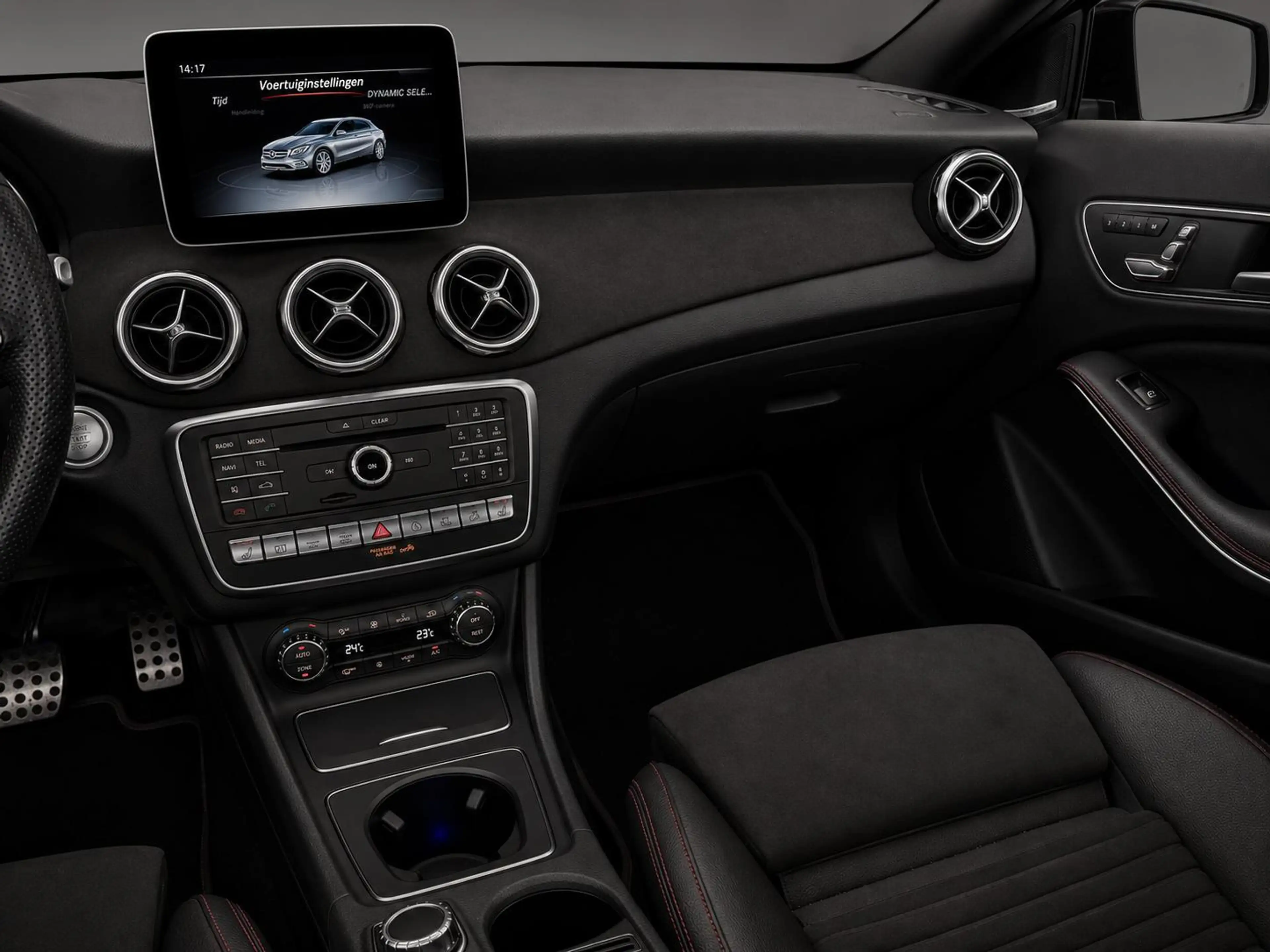 Mercedes-Benz GLA 250 4Matic Premium Plus Pano Harman Kardon Memory Nigh — photo 23