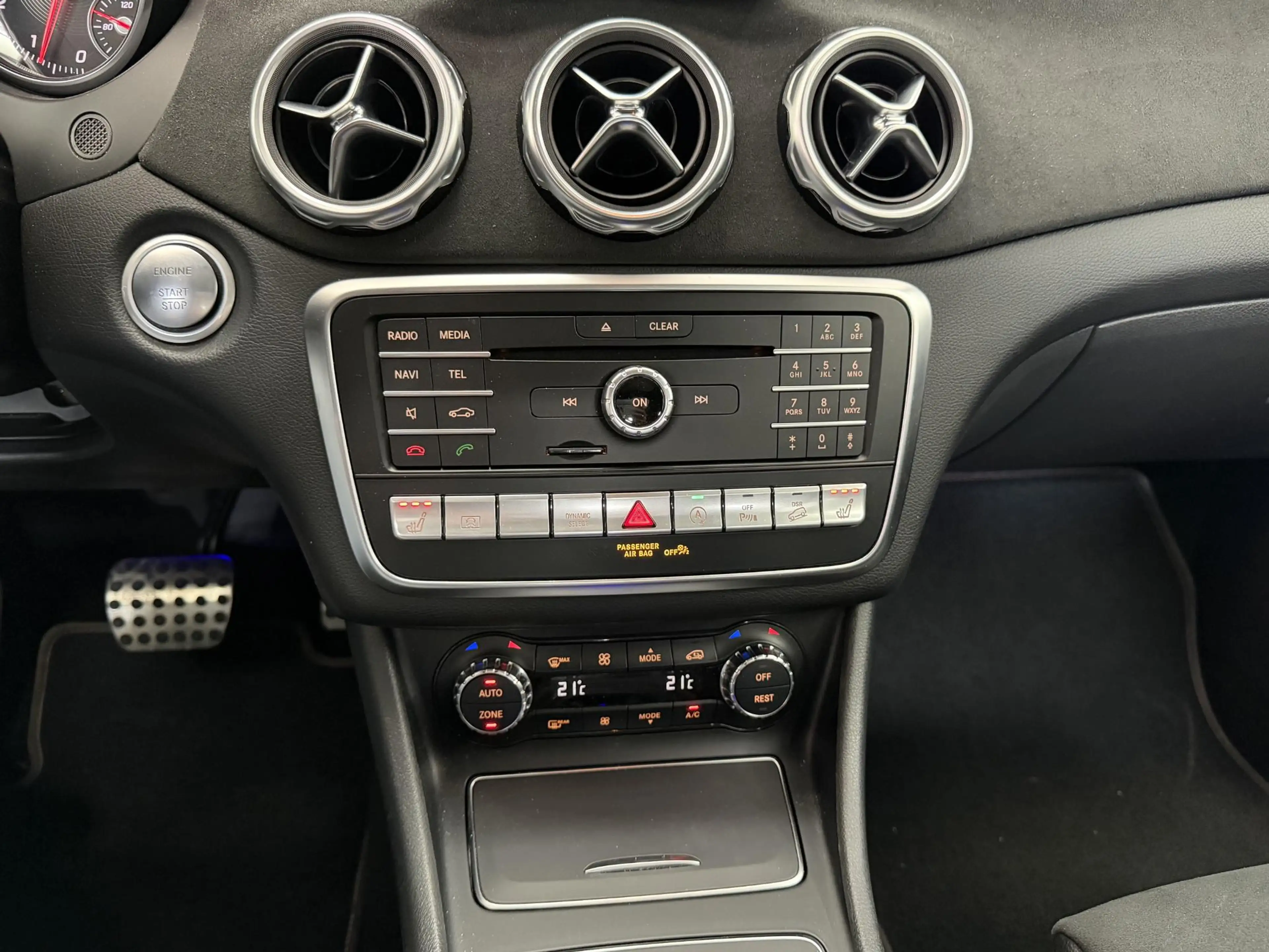 Mercedes-Benz GLA 250 4Matic Premium Plus Pano Harman Kardon Memory Nigh — photo 25
