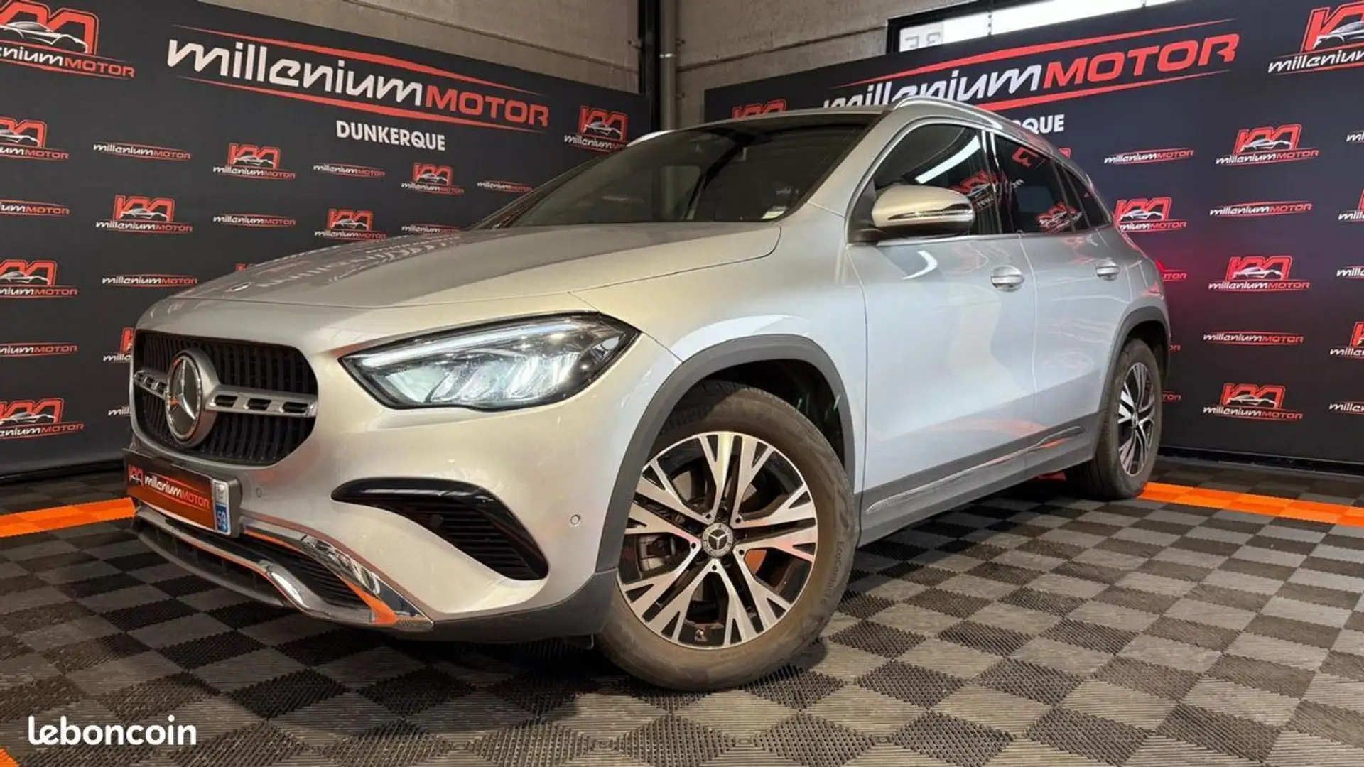 Mercedes-Benz GLA 180 Classe MERCEDES 180 progressive line 7g-dct Gris - 1