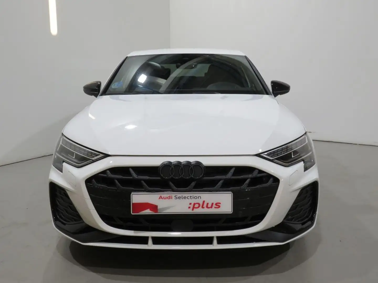 Audi A3 Sedán TFSI Black line edition S tronic 110kW Blanc - 2