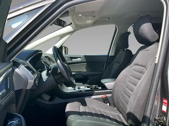 Ford Galaxy view 9