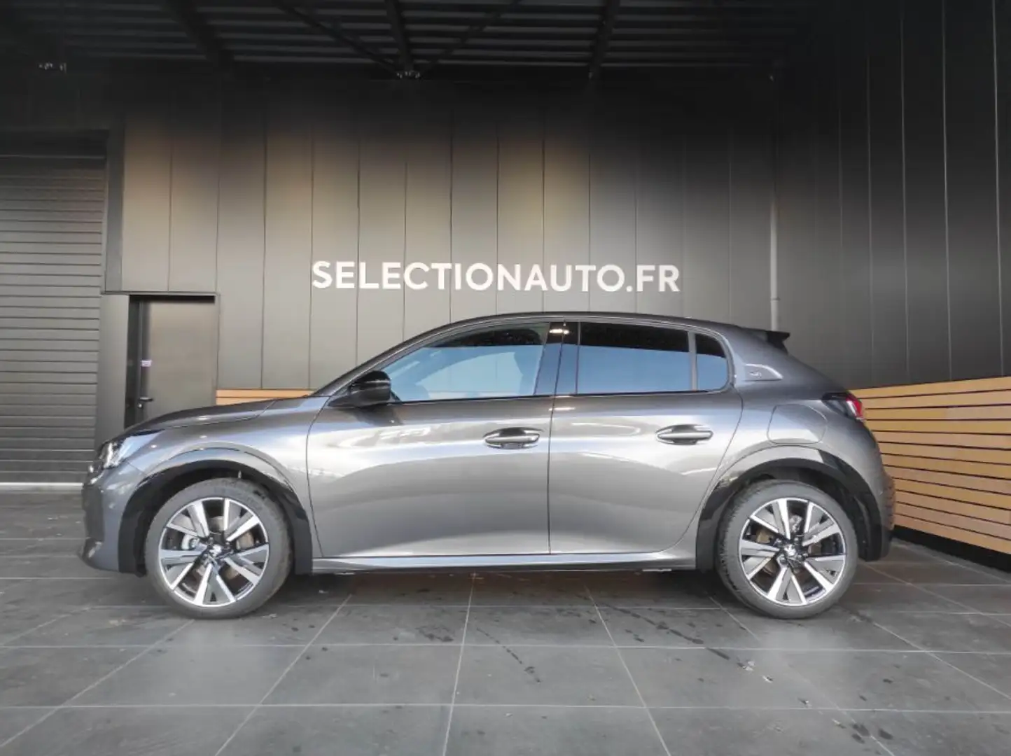 Peugeot 208 II PureTech 100 S&amp;S GT - 2