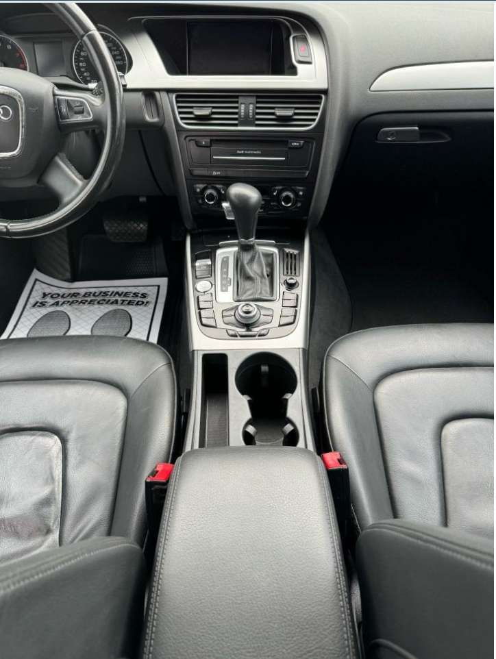 2011 Audi A4 4dr Sdn Auto quattro 2.0T Premium Plus thumb 7