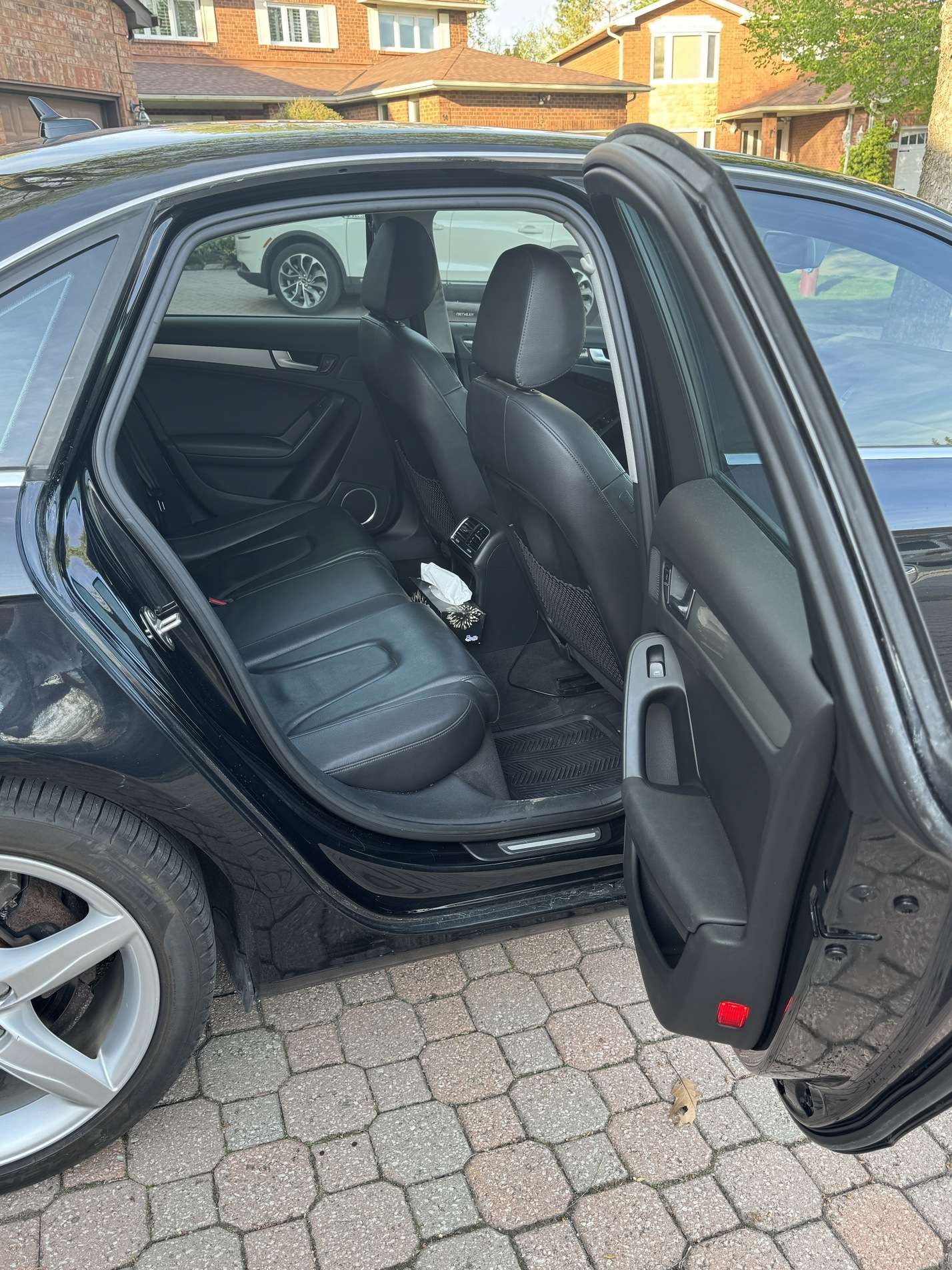 2011 Audi A4 4dr Sdn Auto quattro 2.0T Premium Plus alt 5
