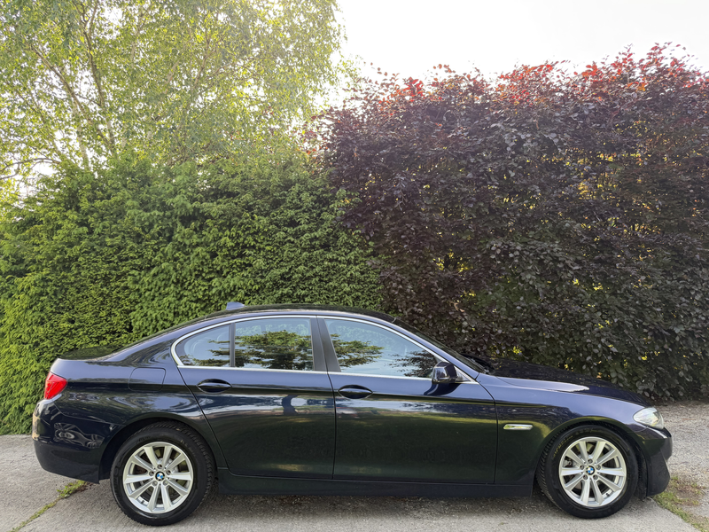 BMW 523 i / Xénon - Cuir - GPS - 100% Belges Carnet — photo 3
