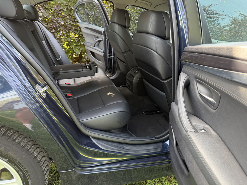 BMW 523 i / Xénon - Cuir - GPS - 100% Belges Carnet — photo 9