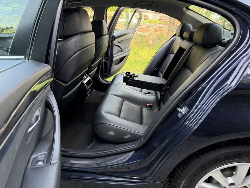 BMW 523 i / Xénon - Cuir - GPS - 100% Belges Carnet — photo 11