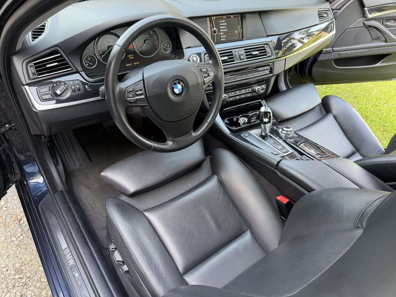 BMW 523 i / Xénon - Cuir - GPS - 100% Belges Carnet — photo 12