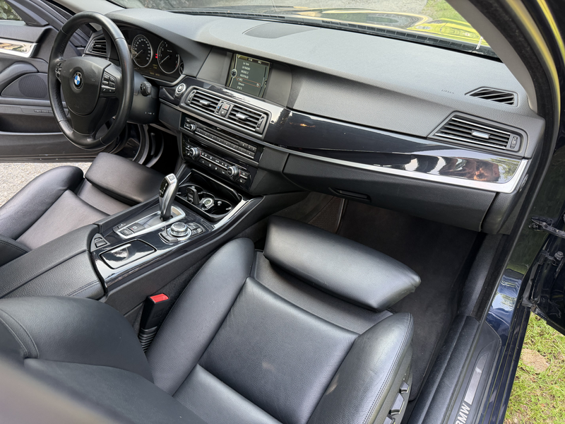 BMW 523 i / Xénon - Cuir - GPS - 100% Belges Carnet — photo 15