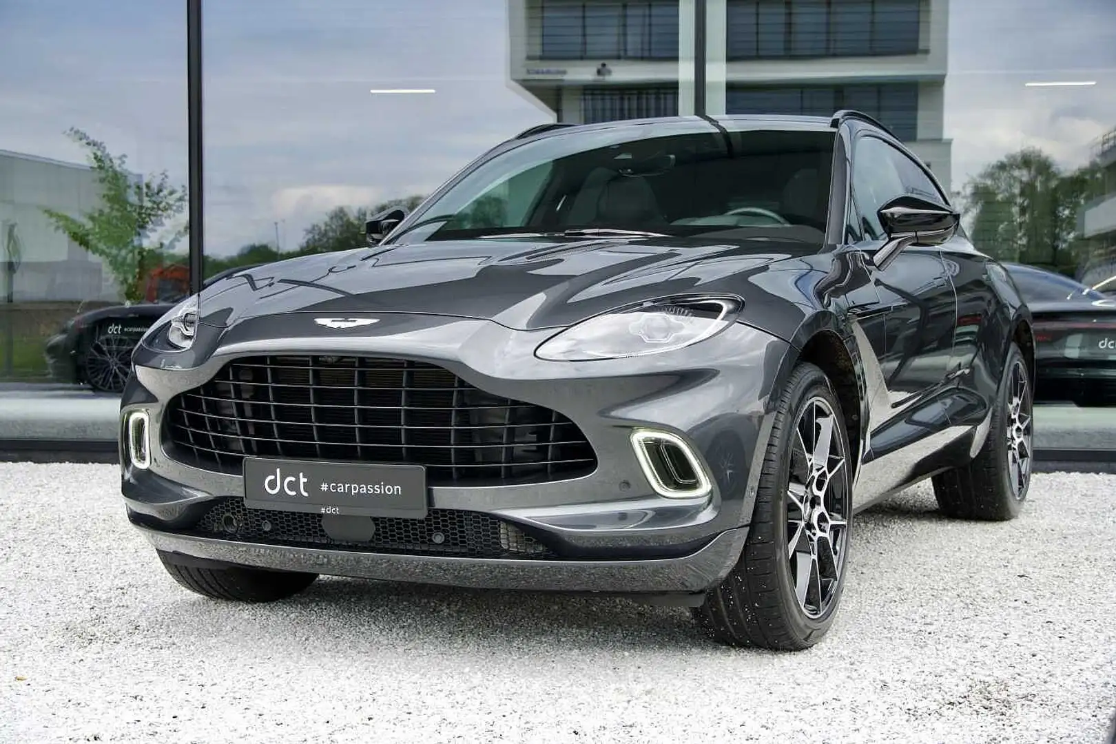 Aston Martin DBX V8 Panorama 22' Keyless Paint to Sample Gris - 1