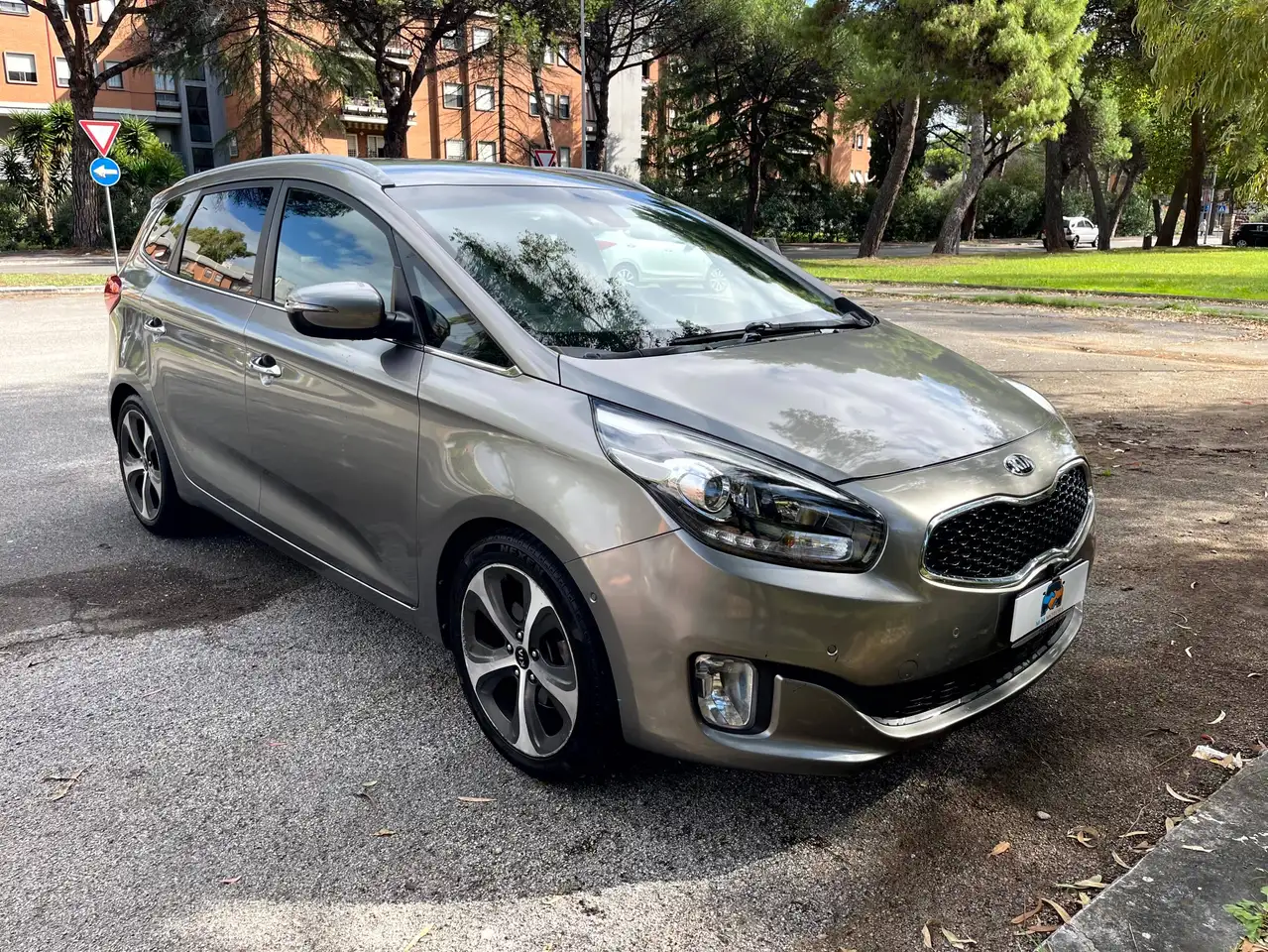 Kia Carens