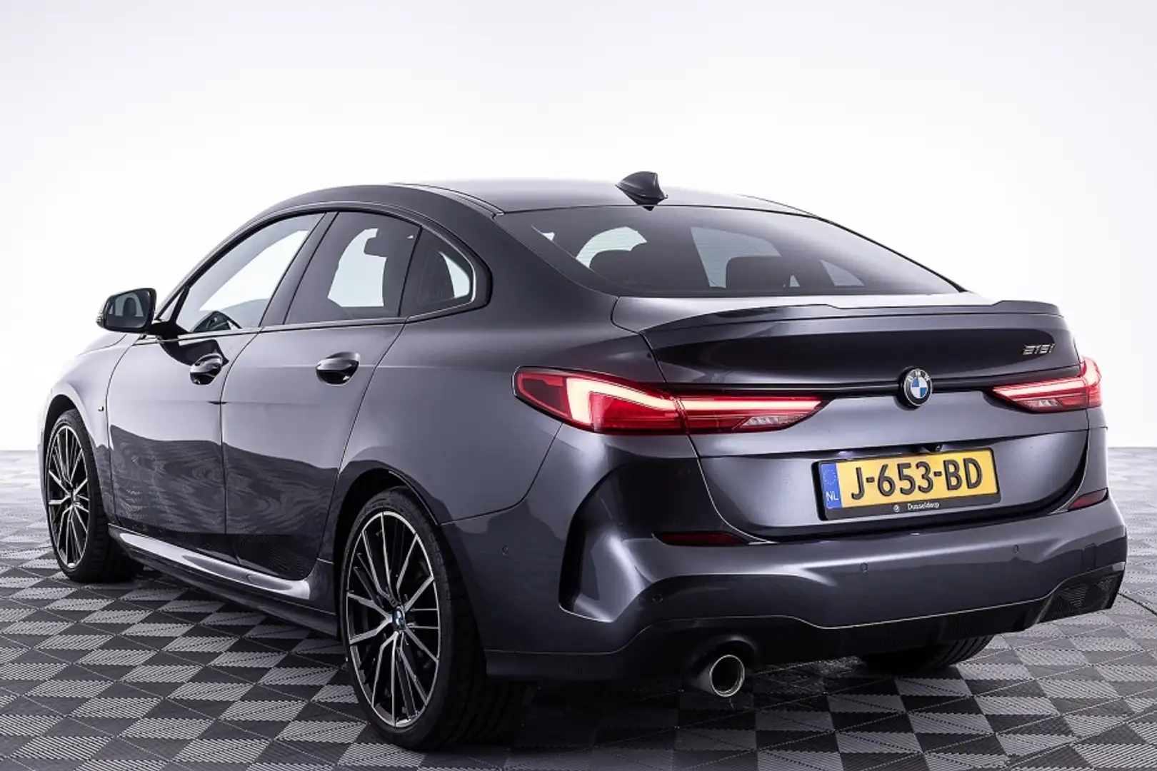 BMW 218 Gran Coupé i Executive Edition M-Sport Automaat | Grijs - 2