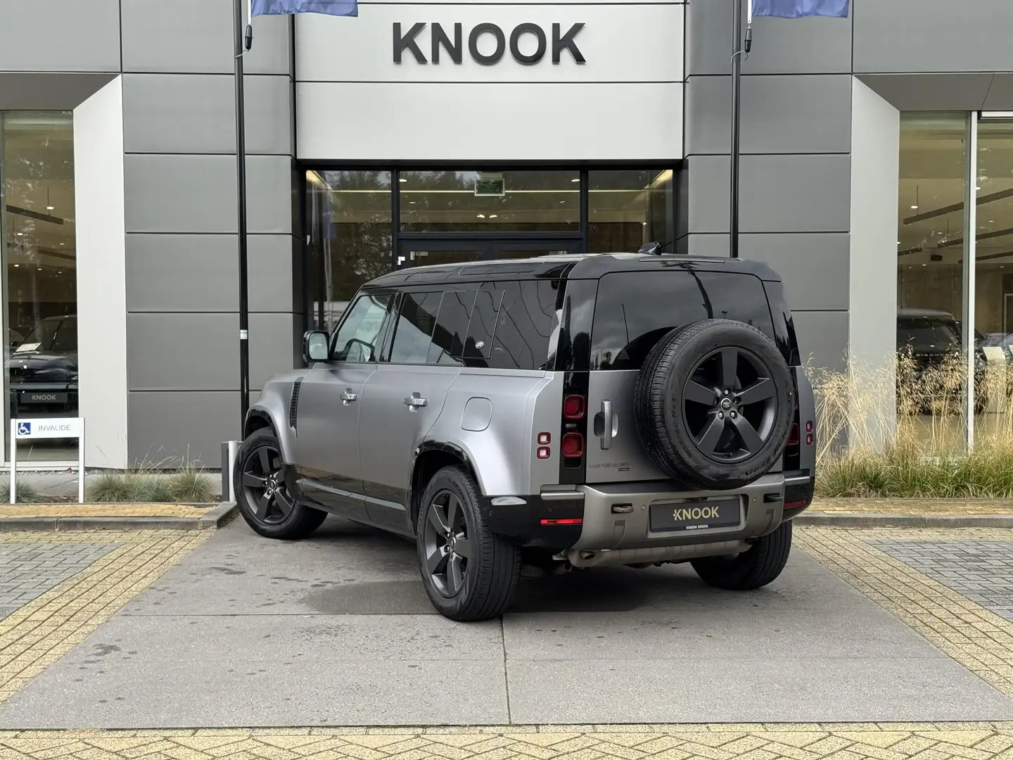 Land Rover Defender 110 P400e 110 X-Dynamic HSE Gris - 2